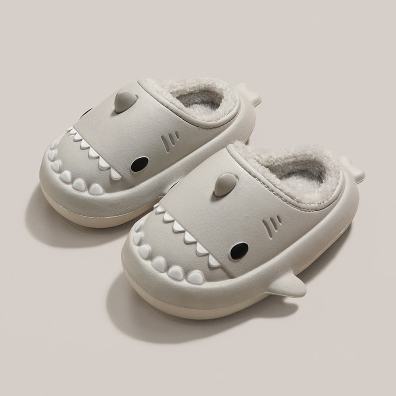 Haai slippers met zachte binnenkant voor kinderen!