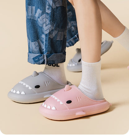 Haai slippers met zachte binnenkant voor kinderen!