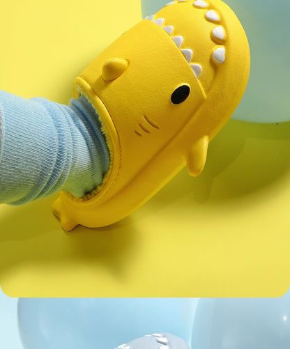 Haai slippers met zachte binnenkant voor kinderen!