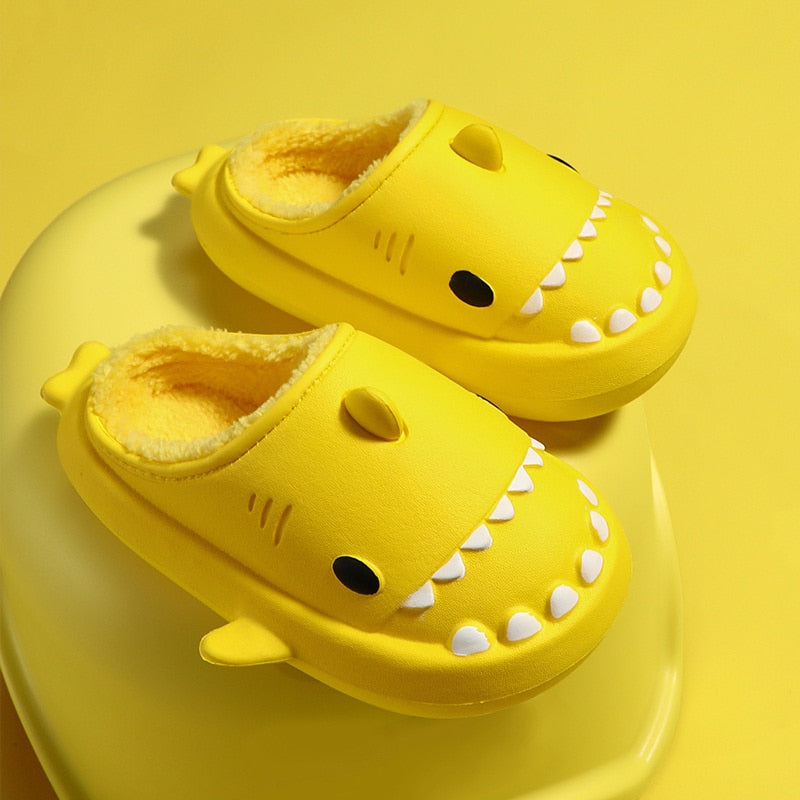 Haai slippers met zachte binnenkant voor kinderen!