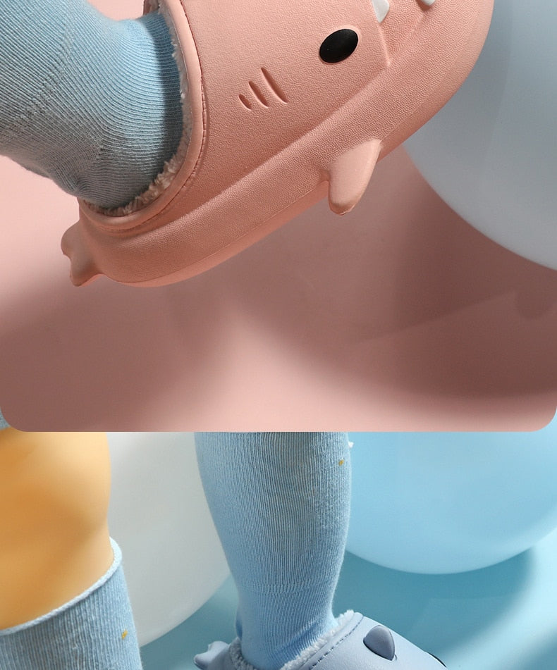Haai slippers met zachte binnenkant voor kinderen!