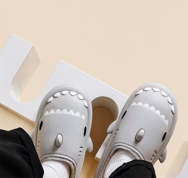 Haai slippers met zachte binnenkant voor kinderen!