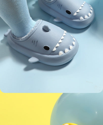 Haai slippers met zachte binnenkant voor kinderen!