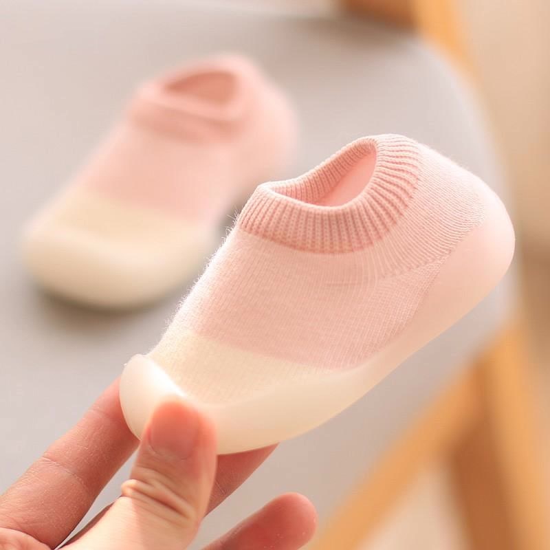 Zachte baby schoenen met rubberen zolen